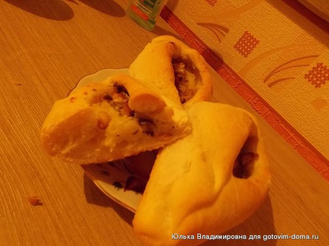 растегаи с картошкой и рыбой.JPG
