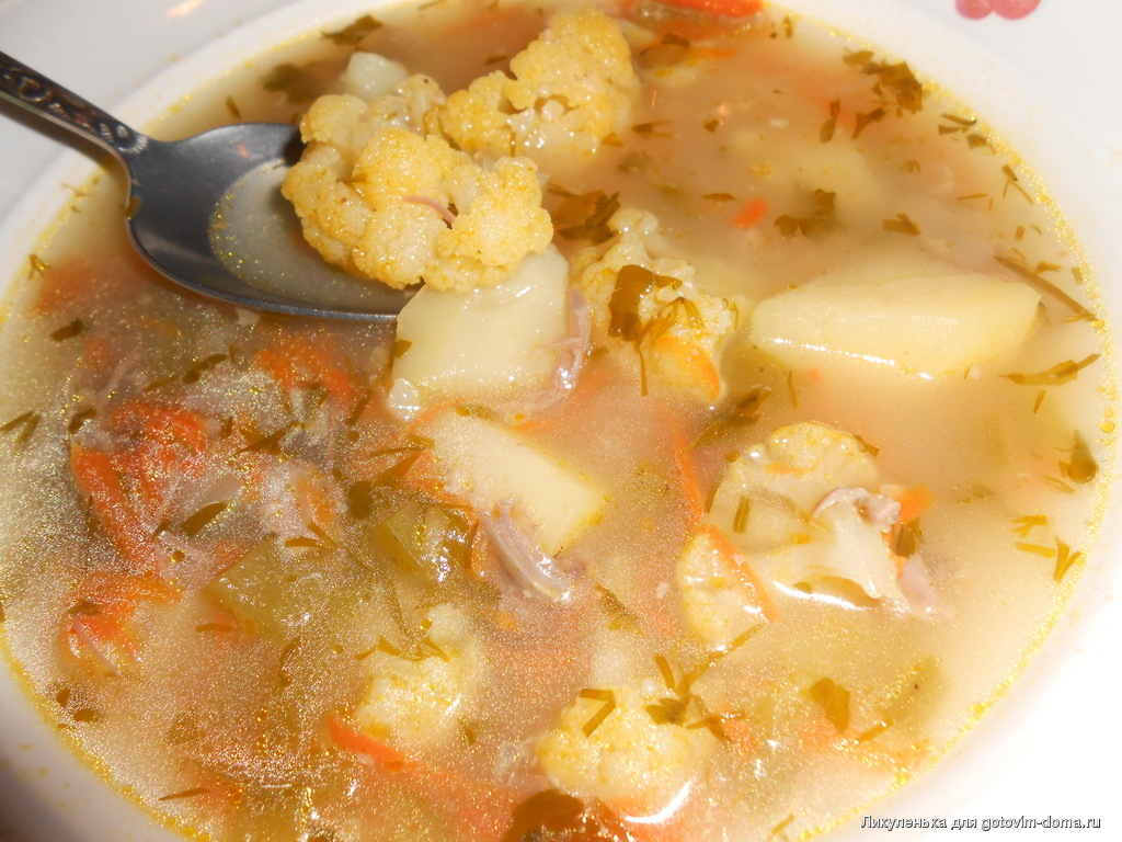 Рецепт супа из цветной капусты постный. Суп на Свином бульоне. Суп с говядиной и цветной капустой. Суп из цветной капусты с картошкой. Овощной суп с цветной капустой.