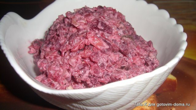Салат из свеклы с чесноком и сыром.JPG