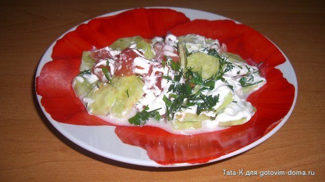 Салат из помидоров и огурцов с зеленью.JPG