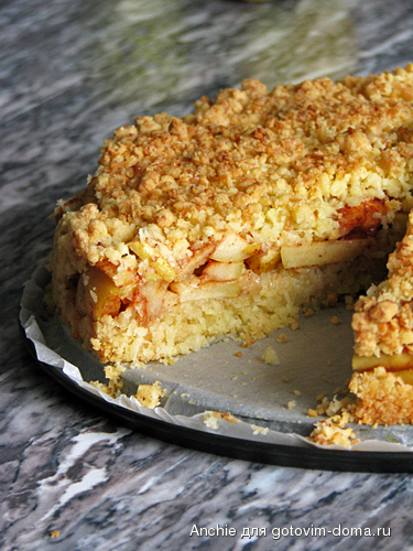 Яблочный пирог с крошкой