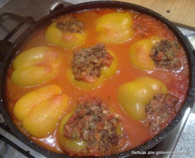 Перец, фаршированный тунцом и хлебом1.jpg