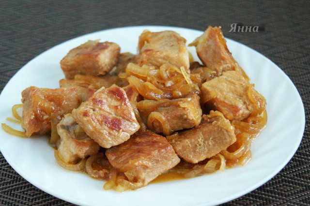 Свинина с луком Мясо как у мамы.jpg