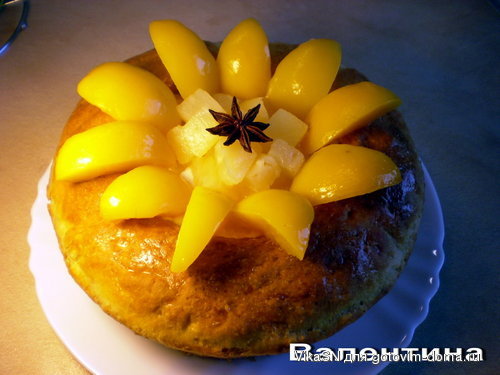 Пиріг 'Саварен' із ананасами й персиками 1.jpg