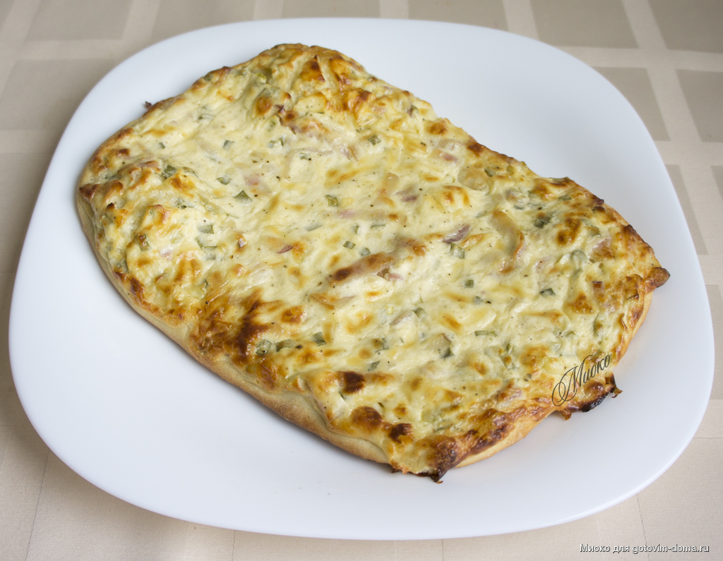 Пироги с беконом и сыром