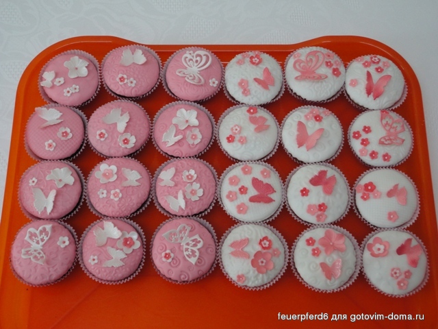 weiss-rosa muffins - Kopie.JPG