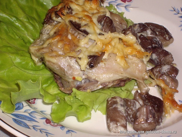 Курица под грибным соусом.JPG