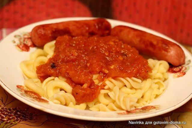 макаорны с кабач конс и сосиски.JPG