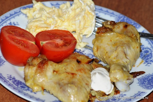 Жареная курица, помидорка и сыр с чесноком и майонезом.JPG