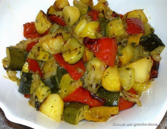 Картофель маринованный и запеченный в духовке с овощами.jpg