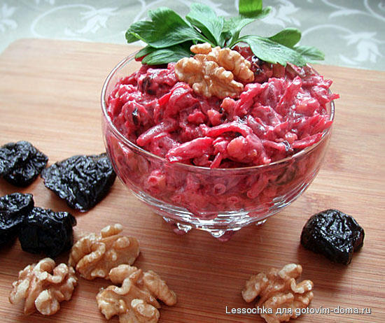 salat-iz-svekly-s-chernoslivom-i-ore_15.jpg