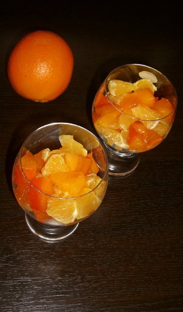 Салат - коктейль из хурмы и апельсин.JPG