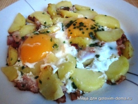 Картошка с беконом и яйцами.JPG
