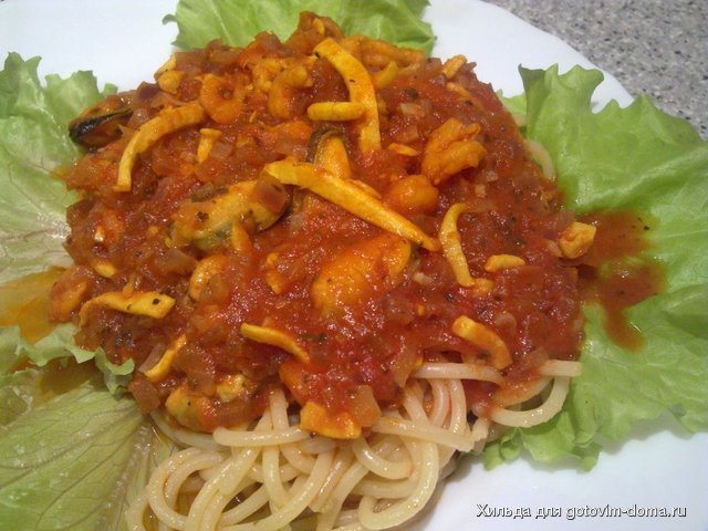 Спагетти с морепродуктами в томатном соусе.jpg