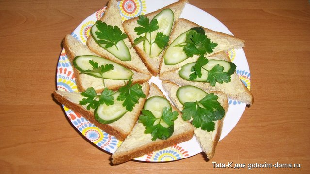 Бутерброды с огурцами.JPG