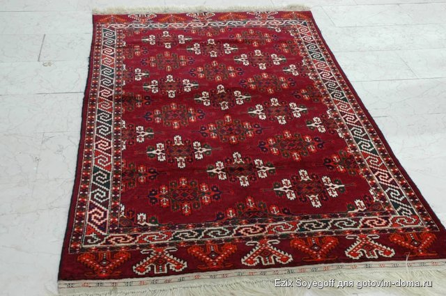 yomut carpet.JPG