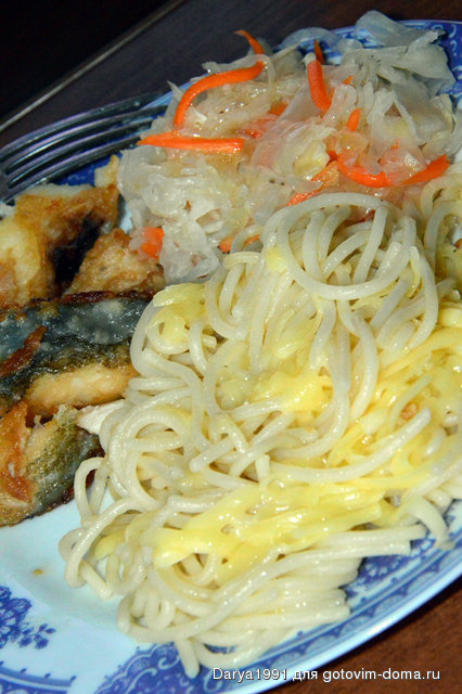 Макароны с сыром, капусткой и рыбой.JPG