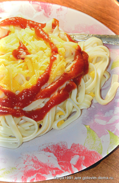 Яичная лапша с сыром и кетчупом.JPG