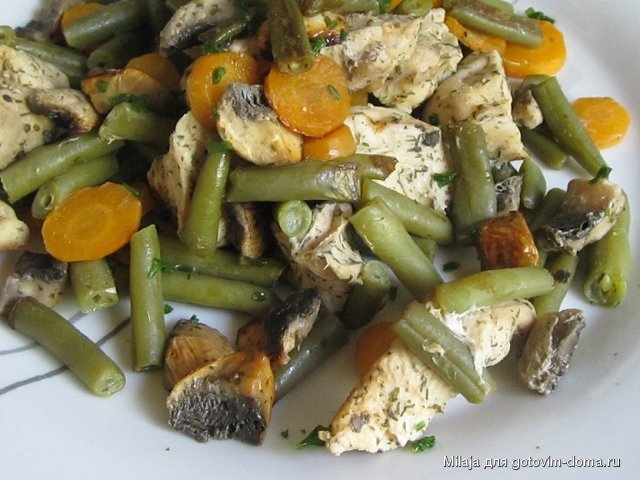 05.08. Куриная грудка с фасолью и грибами в рукаве.JPG