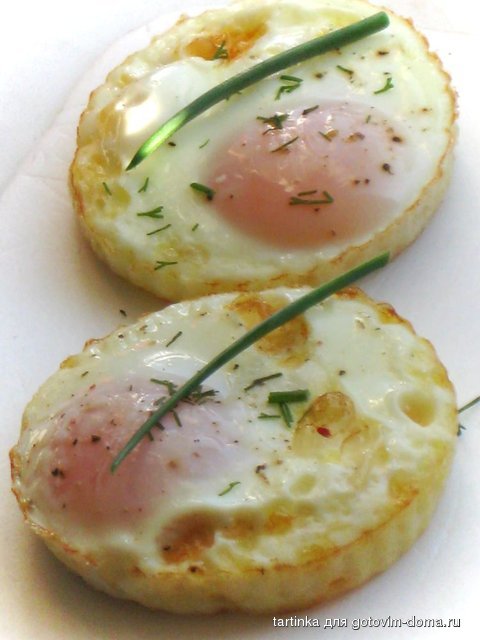 яйца запеченые в духовке.jpg