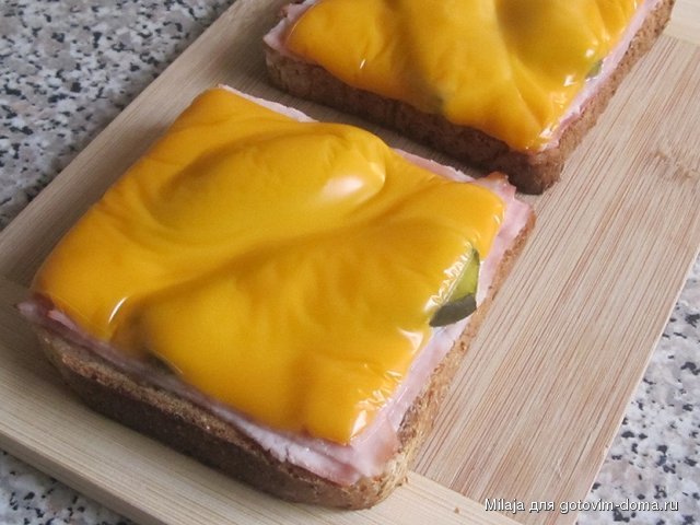 26.06. Горячие бутеры с ветчиной и сыром.JPG