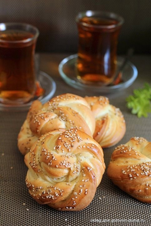 Закуски с булочкой с кунжутом