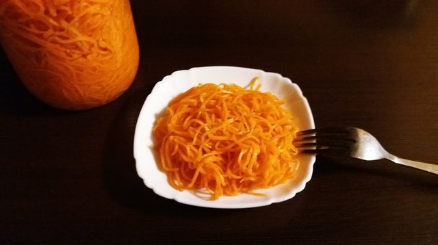 Морковь по-корейски.jpg