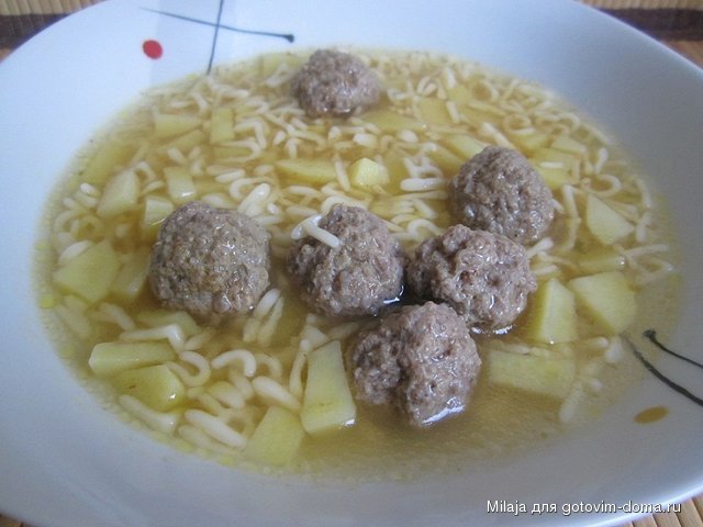 Суп с макаронами и фрикаделями.JPG