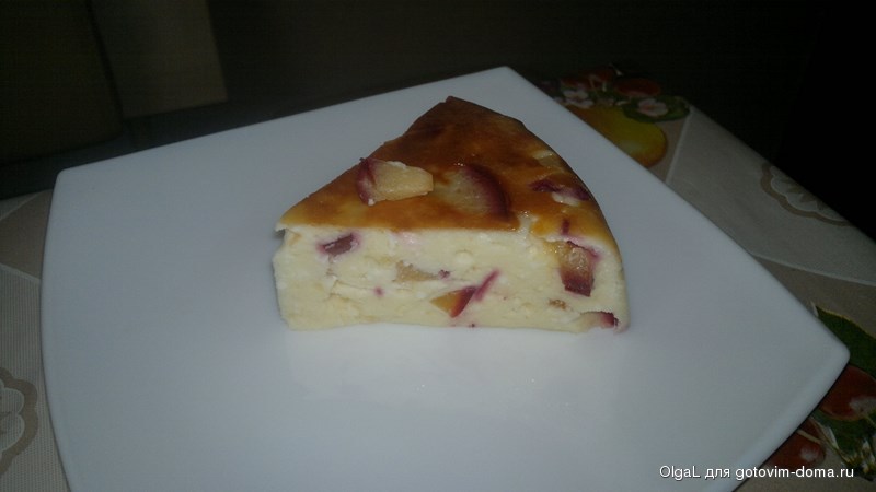 Творожная запеканка со сливами