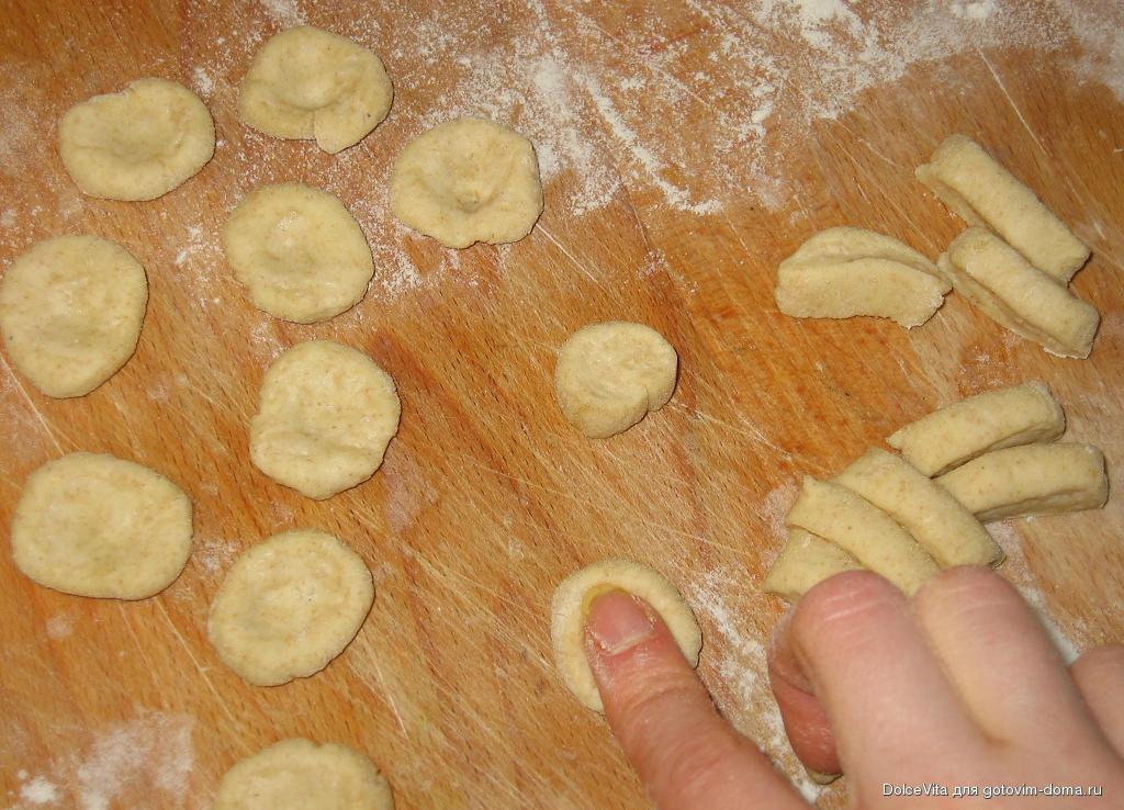 Жареные ушки из теста