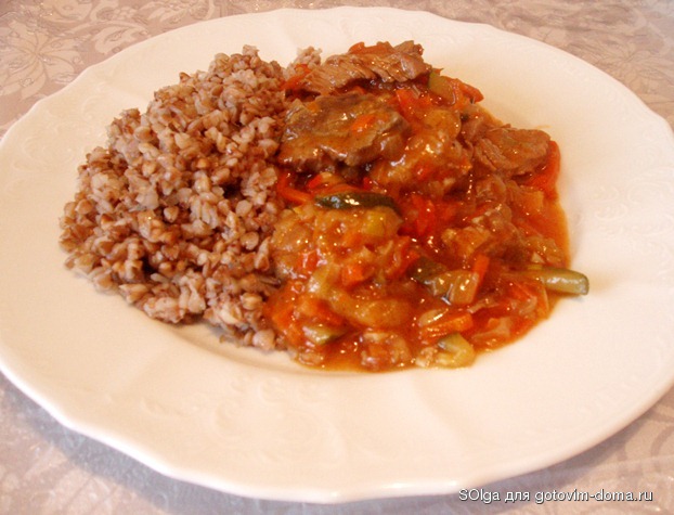 говядина с овощами и гречкой.jpg