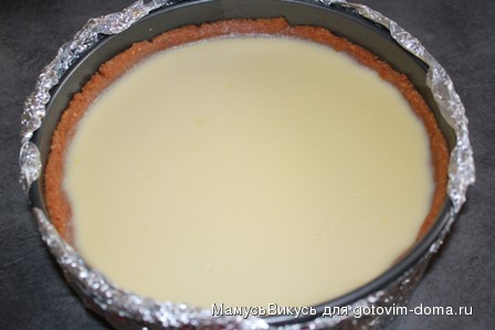 Чизкейк с творогом и красной смородиной. d9ddde5977593339d1fe47fbc4d21368 38209. Чизкейк с творогом и красной смородиной фото. Чизкейк с творогом и красной смородиной-d9ddde5977593339d1fe47fbc4d21368 38209. картинка Чизкейк с творогом и красной смородиной. картинка d9ddde5977593339d1fe47fbc4d21368 38209. Добрый день! Сегодня приготовим творожный чизкейк с красной смородиной. Это вкусный, легкий и полезный десерт. Чизкейк состоит из песочной основы, творожной начинки и ягод красной смородины.