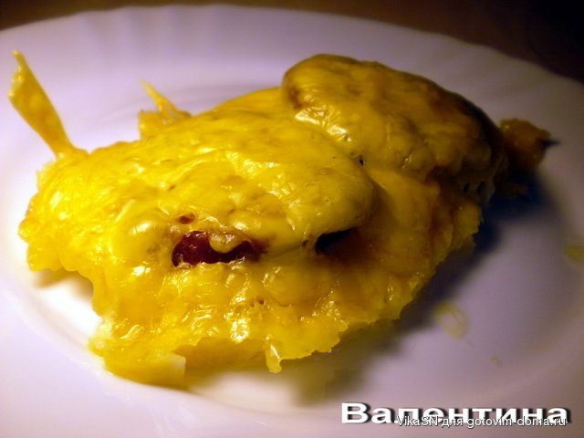 Філе, запечене з ковбасою і сиром.jpg