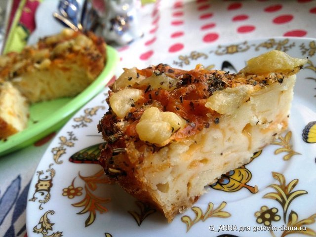 кусочек кекса с сыром и луком.jpg