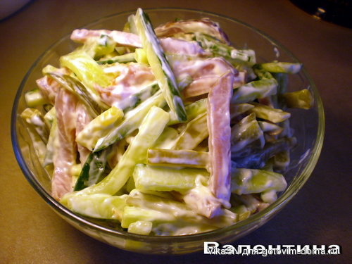Салат с огурцами и сырокопченым мясом 2.jpg