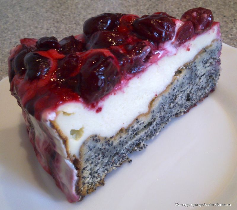 Торт с маком и вишней