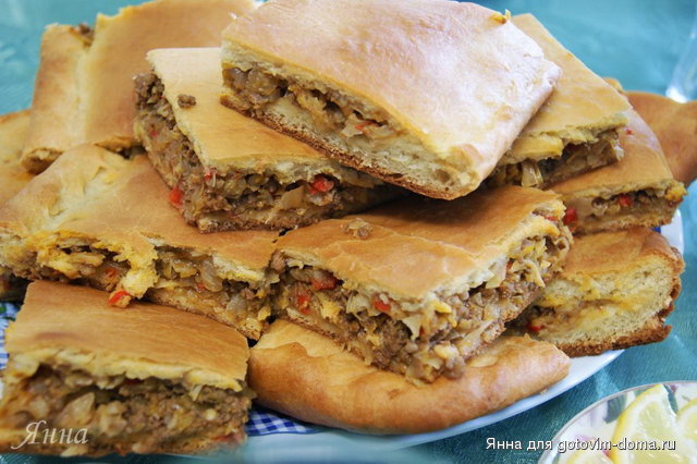 Пирог с капустой и фаршем.jpg