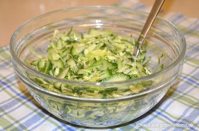 салат с каустой и огурцами.JPG