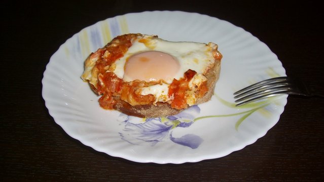 Uova Al Pomodoro - яичница с помидорами по-итальянски.JPG