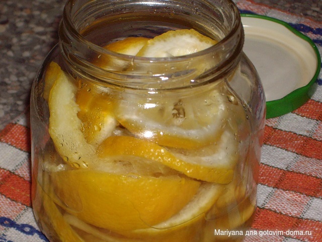 Лимон с имбирем в меду.JPG