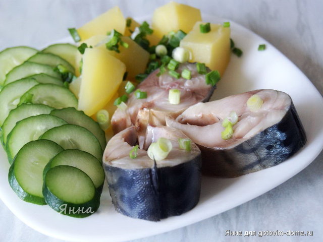 Соленая скумбрия с черносливом.jpg