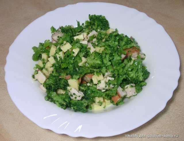 Салат із брокколі й курки.JPG
