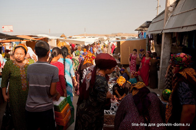 Bazaar, Turkmenistan.jpg