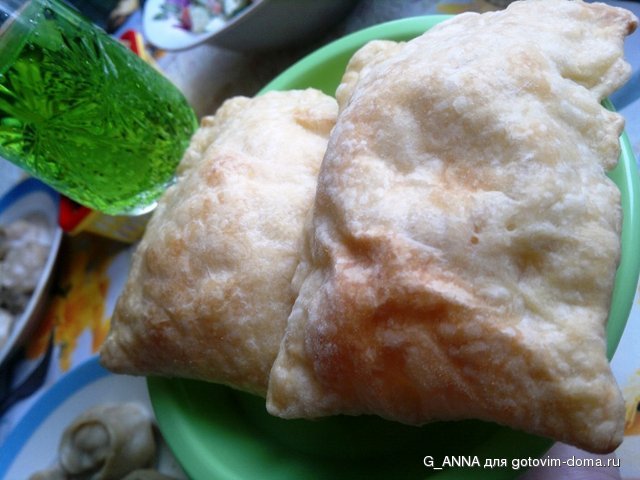 самса с сыром и тархунчик.jpg