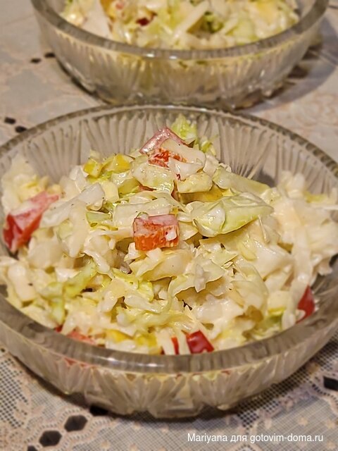 Капустный салат с яблоком и сыром.jpg