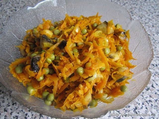 16.05. Салат морковный с грибами и горошком.JPG