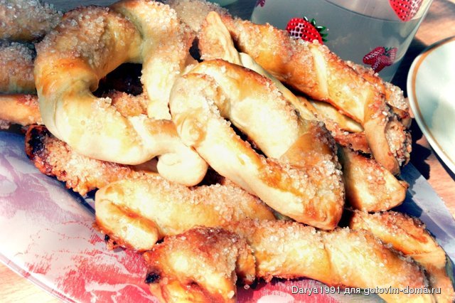 Разные слойки с сахаром.JPG