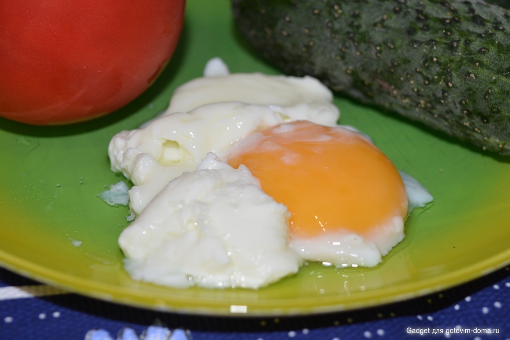 Яйцо пашот в домашних условиях видео. Жареное яйцо пашот. Идеальный пашот. Яйцо пашот внутри. Блюда с яйцом пашот.