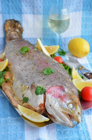 Запеченная форель с грибной начинкой