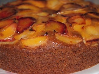Яблочный пирог со сливами